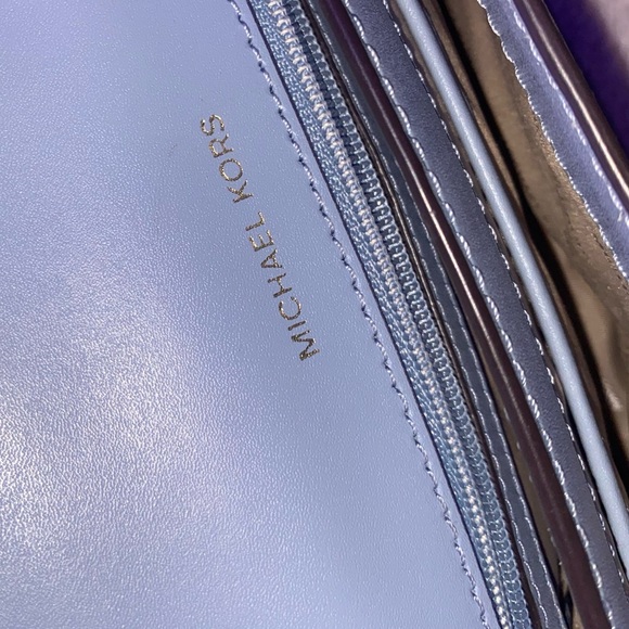 Michael Kors hand bag 💰 - Picture 4 of 6